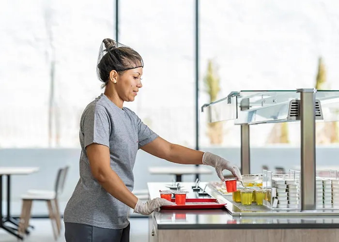 Отель Moov Oriente 2*