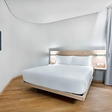 Hotell Moov Oriente
