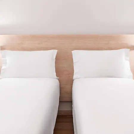 Moov Oriente מלון 2*