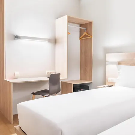 מלון Moov Oriente