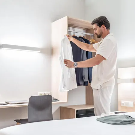 מלון Moov Oriente 2*