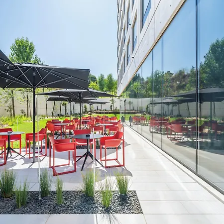 Moov Oriente מלון